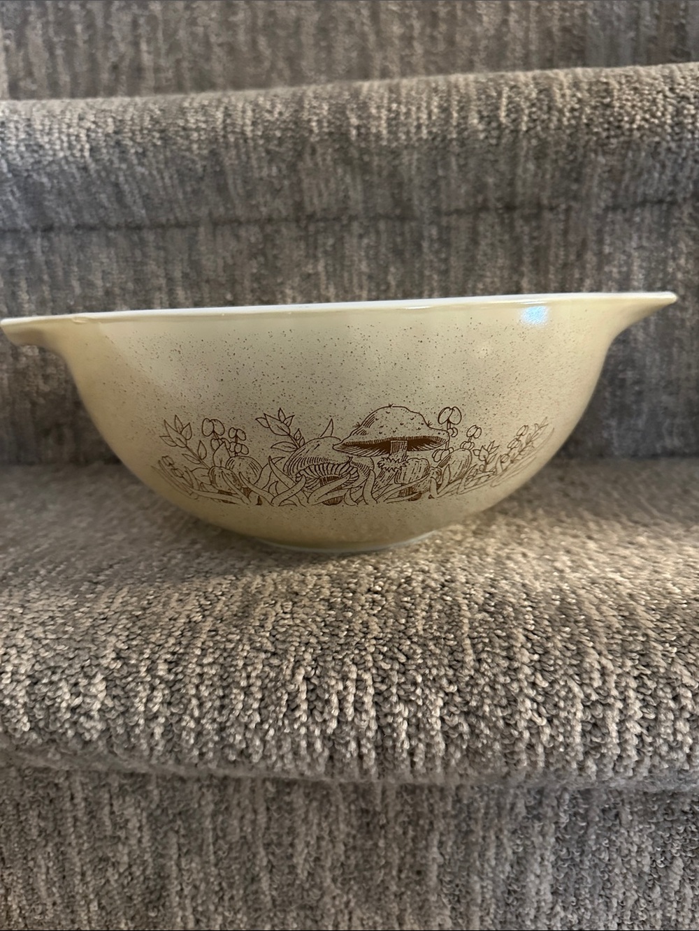 Pyrex "Forest Fancies" mushroom pattern - Picture 2 of 4